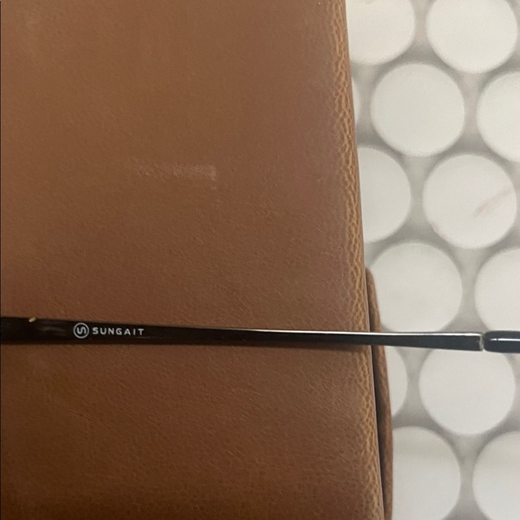 Sungait Stylish Black and Blue Sunglasses - Picture 2 of 3